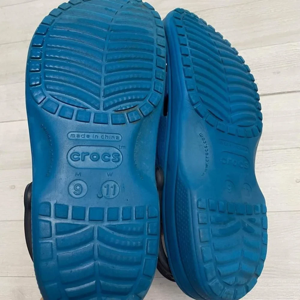 disney mickey mouse crocs mens 9/‎ womens 11 - Picture 6 of 9